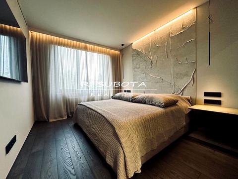 квартира по адресу Соборная пл. (Октябрьская), 8