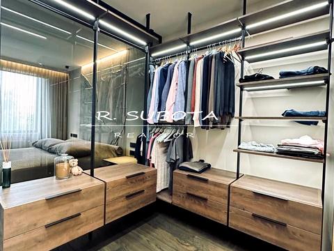 квартира по адресу Соборная пл. (Октябрьская), 8