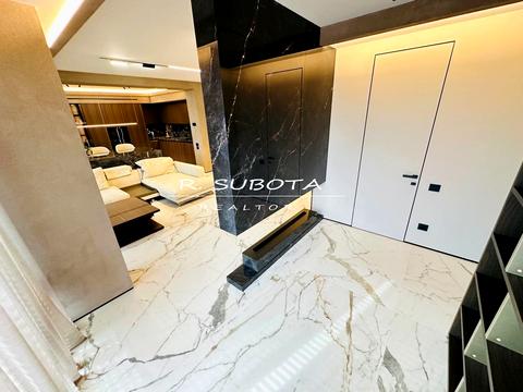 квартира по адресу Соборная пл. (Октябрьская), 8