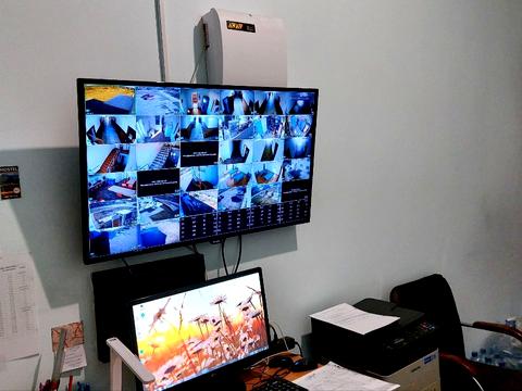 комерційна за адресою Центральна, 45