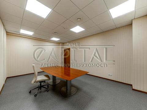 комерційна за адресою Ділова вул. (Димитрова), 5Б