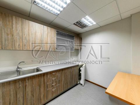 комерційна за адресою Ділова вул. (Димитрова), 5Б