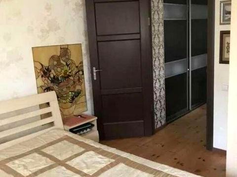 будинок за адресою Валерія Лобановського просп. (Червонозоряний)