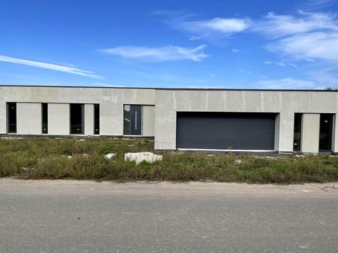 будинок за адресою Центральна вул., 1