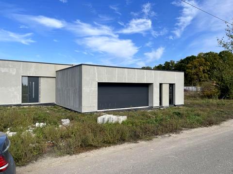 будинок за адресою Центральна вул., 1