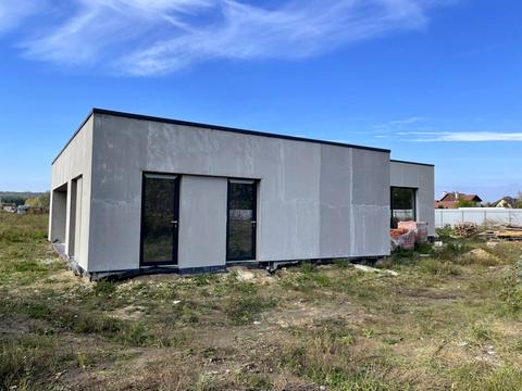 будинок за адресою Центральна вул., 1