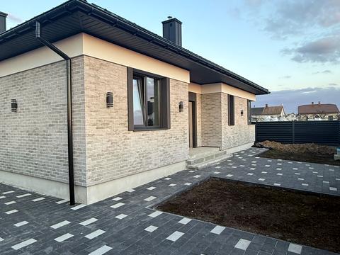 будинок за адресою Володимира Івасюка вул.