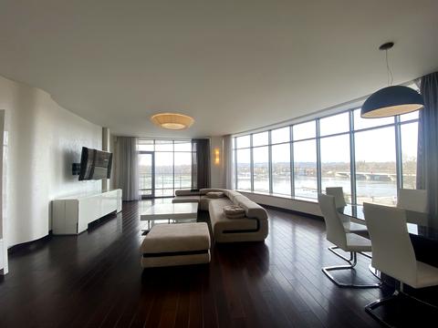 квартира за адресою Раїси Окіпної вул., 18