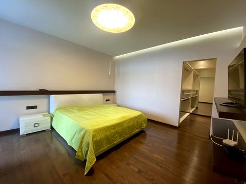 квартира за адресою Раїси Окіпної вул., 18