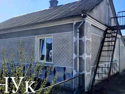 будинок за адресою провул. Захисників України