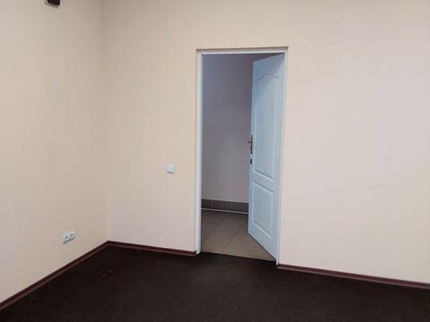 комерційна за адресою Генерала Миколи Юнаківа вул., 9є