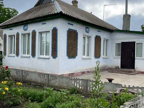 будинок за адресою Першотравнева, 3