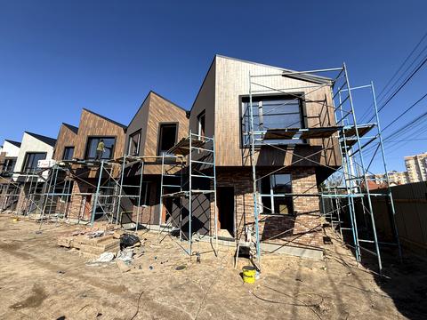 будинок за адресою Вишнева вул.