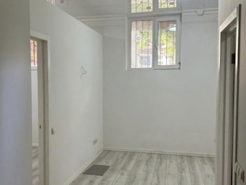 комерційна за адресою Миру просп. (Леніна), 1