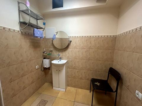 комерційна за адресою Келецька вул., 126а