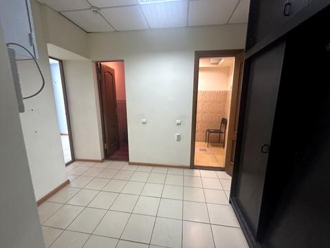 комерційна за адресою Келецька вул., 126а