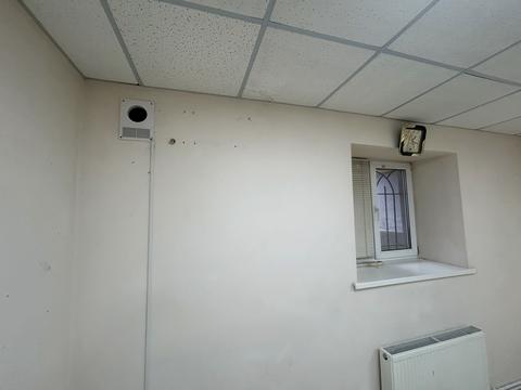 комерційна за адресою Келецька вул., 126а