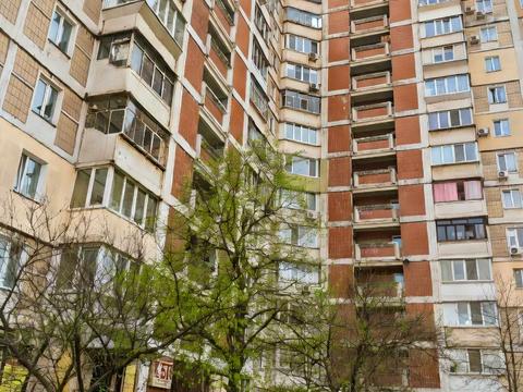 квартира за адресою Ревуцького вул., 18
