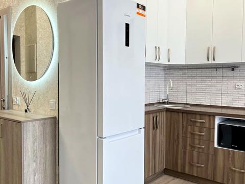 квартира за адресою Любомира Гузара просп. (Космонавта Комарова), 13