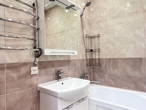 квартира за адресою Любомира Гузара просп. (Космонавта Комарова), 13