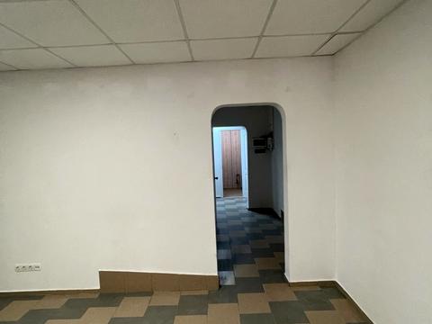 комерційна за адресою Князя Володимира Великого просп., 70