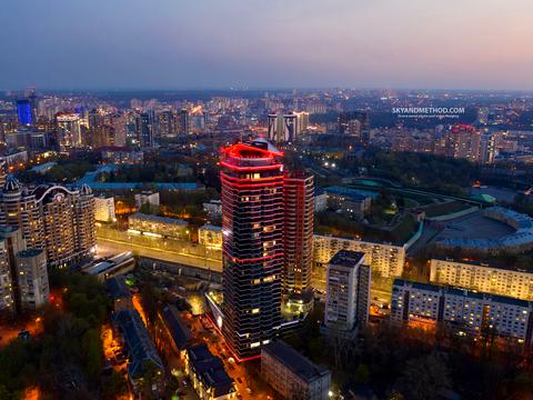 коммерческая по адресу Леси Украинки бульв., 7-В