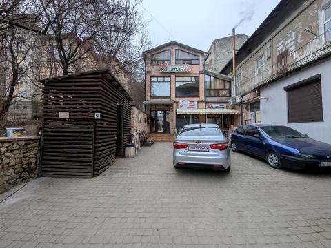 коммерческая по адресу Крушельницкой ул., 14