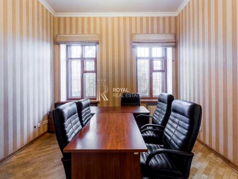 комерційна за адресою Вознесенський узвіз (Смирнова-Ласточкіна), 1 