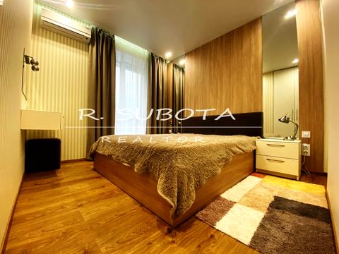 квартира за адресою Левка Лук'яненка вул. (Василя Жуковського), 16, 18, 20, 24