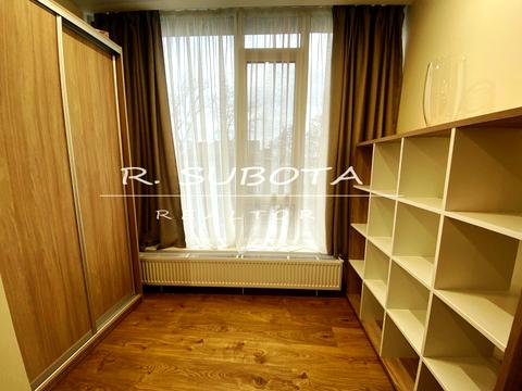 квартира за адресою Левка Лук'яненка вул. (Василя Жуковського), 16, 18, 20, 24