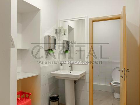 комерційна за адресою Ділова вул. (Димитрова), 7