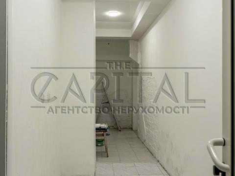 комерційна за адресою Ділова вул. (Димитрова), 7