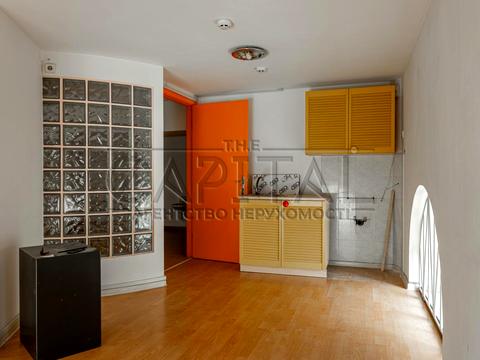 комерційна за адресою Ділова вул. (Димитрова), 7