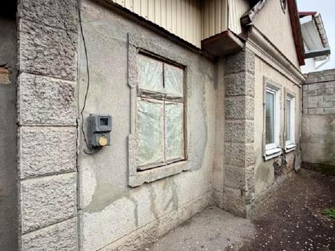 будинок за адресою 1-ша лінія вул., 27
