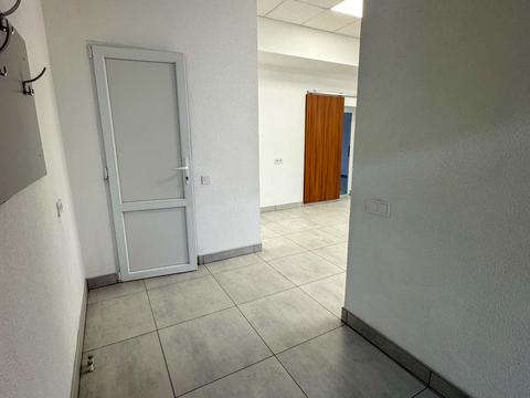 комерційна за адресою Волошкова вул., 6