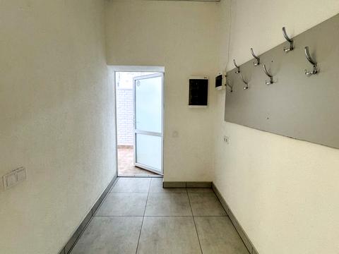 комерційна за адресою Волошкова вул., 6