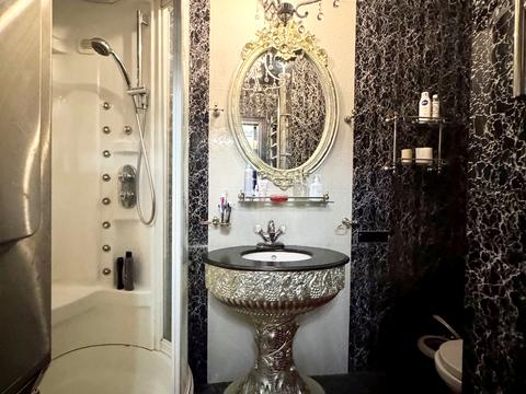 квартира за адресою Раїси Окіпної вул., 8