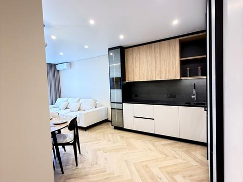 квартира за адресою Дніпровська набережна вул., 15-К