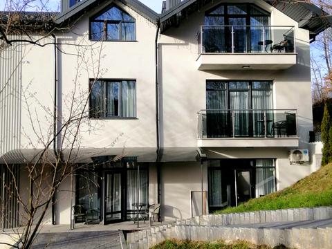 комерційна за адресою Івана Котляревського вул., 13 б