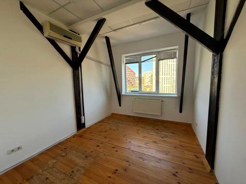 комерційна за адресою Уманська вул., 19