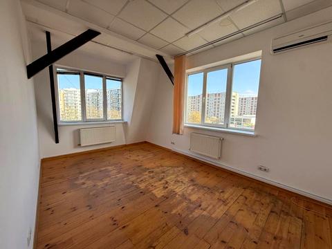 комерційна за адресою Уманська вул., 19