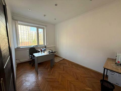 комерційна за адресою Уманська вул., 19