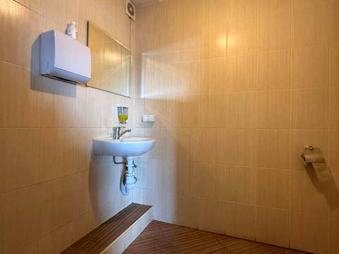 комерційна за адресою Уманська вул., 19