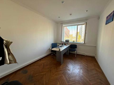 комерційна за адресою Уманська вул., 19