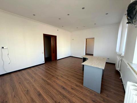 комерційна за адресою Уманська вул., 19