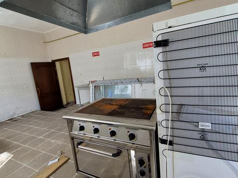 коммерческая по адресу Центральна, 2