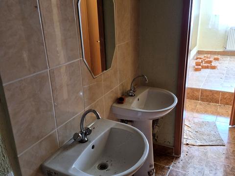 коммерческая по адресу Центральна, 2