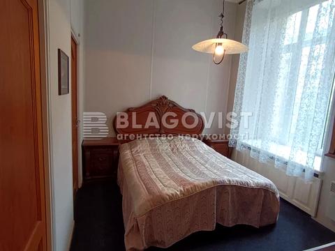 комерційна за адресою Костельна вул., 8