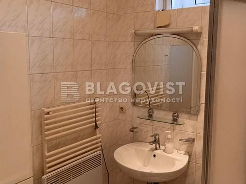 комерційна за адресою Костельна вул., 8
