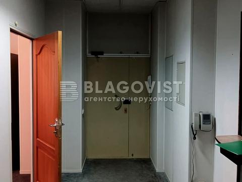 комерційна за адресою Костельна вул., 8